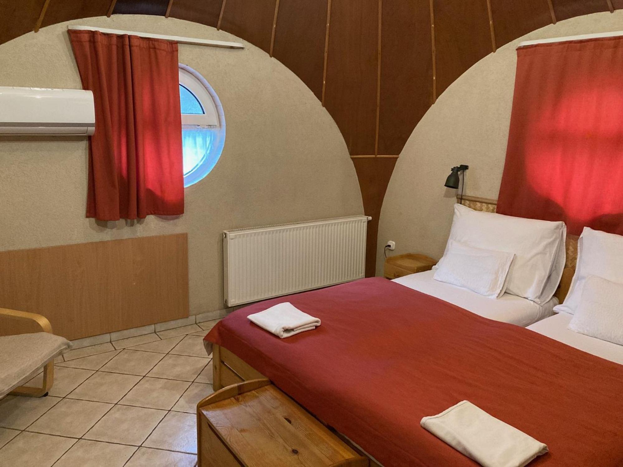 Nautilus Etterem Es Panzio Hotel Dabas Exterior photo